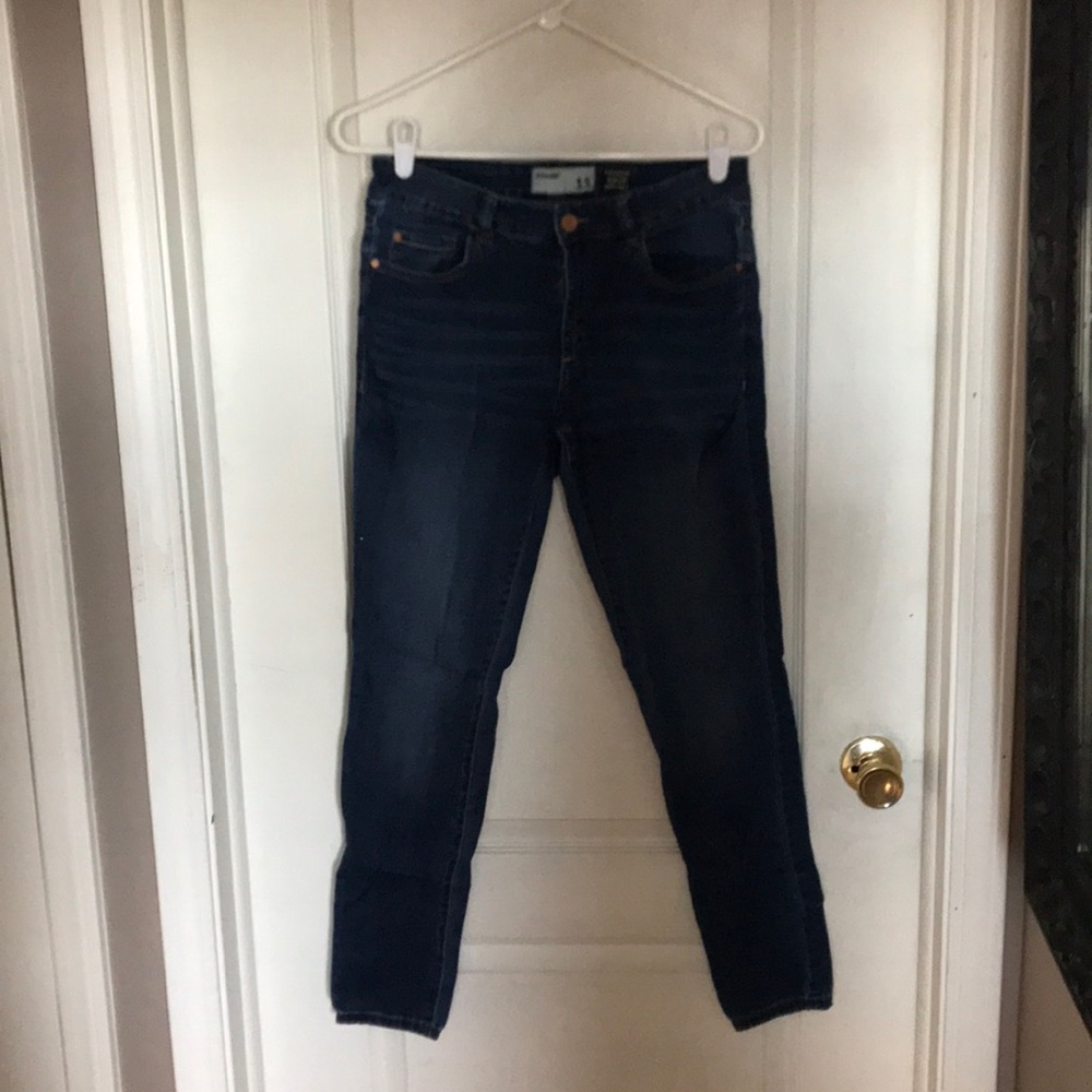 Premium denim soft Garage jeggings gently worn